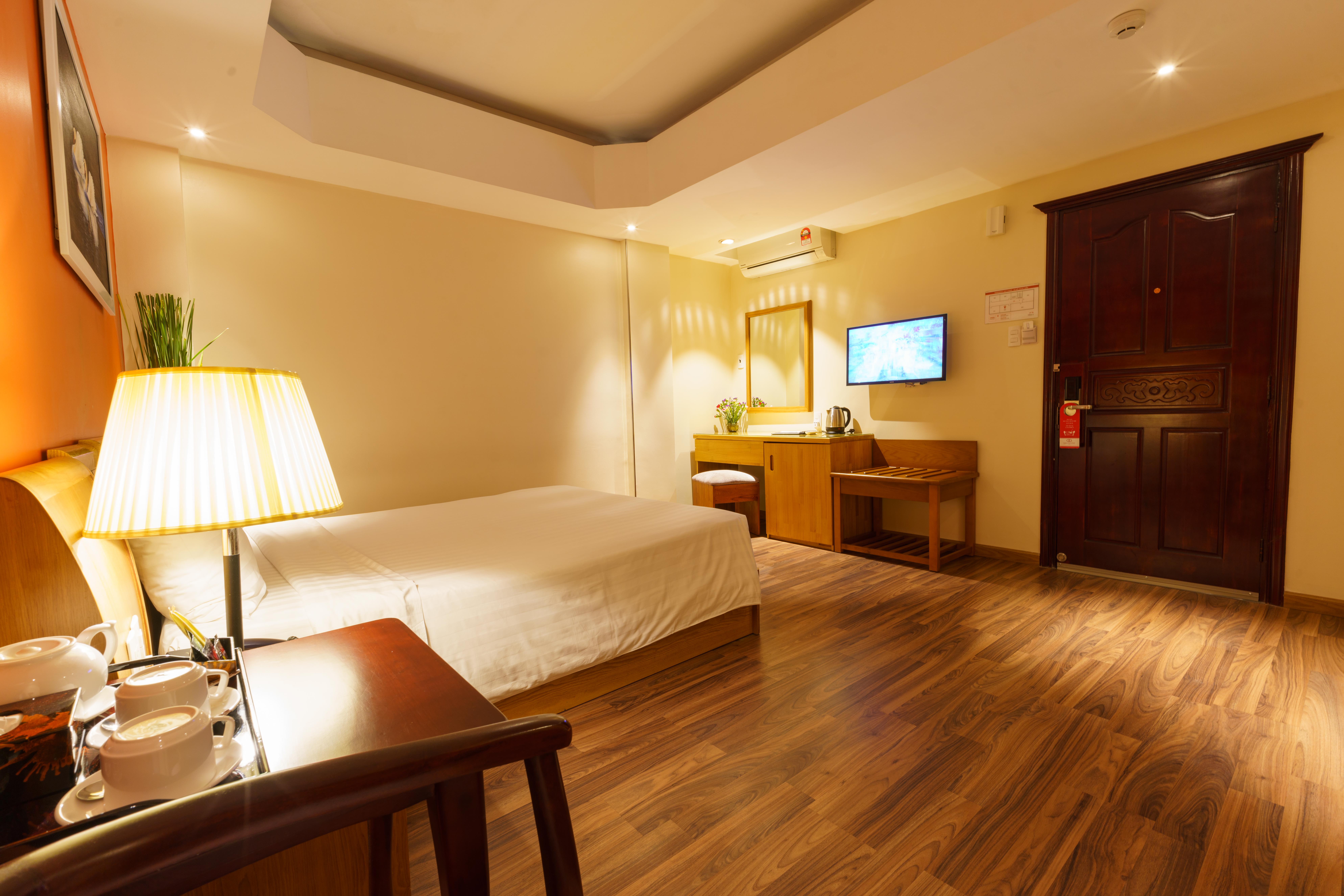 DELUXE DOUBLE (NO WINDOW) - NO BREAKFAST